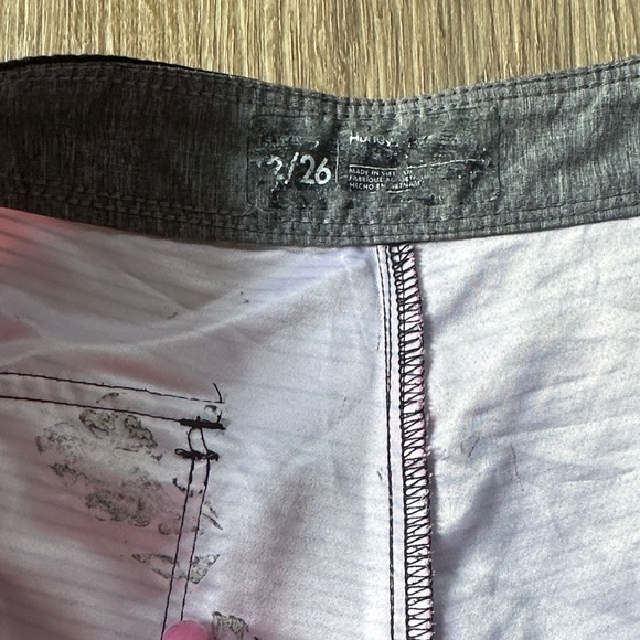 Hurley Kids Board Shorts Size 12/26 - Picture 4 of 4